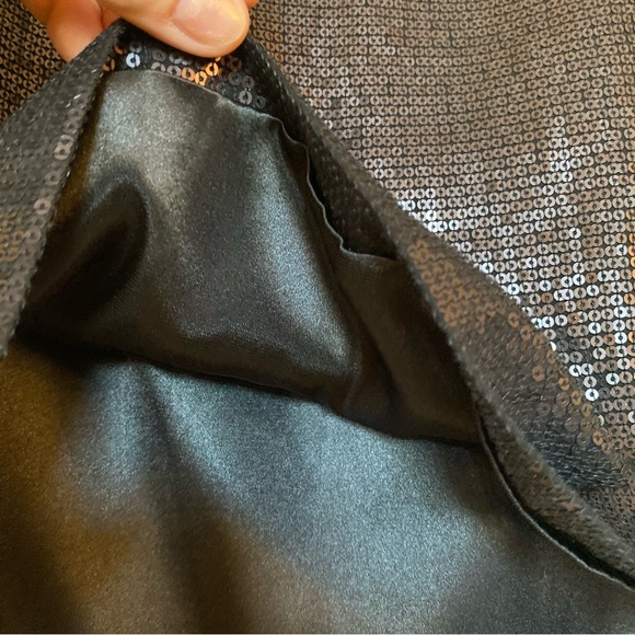 Black Sequin Skirt ✨ White House Black Market | size 0 | WHBM - Picture 4 of 7